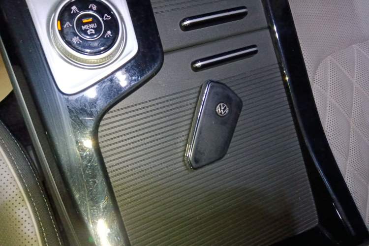 Used Volkswagen Tavendor 2023 380TSI Four-Wheel Drive R-Line Cruise Edition
