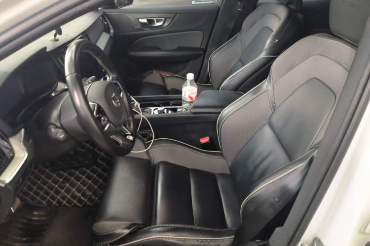 Used Volvo S60 2020 T4 Zhiyuan Sport Edition Left Front Seat