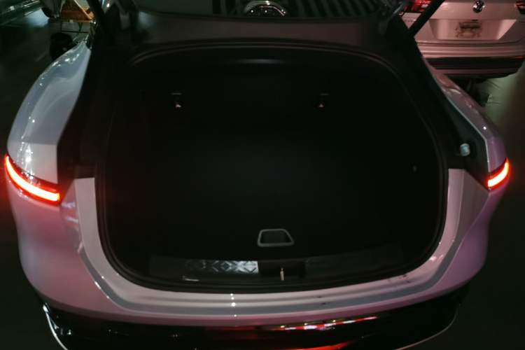 Used Avatr 06 2025 Pro Range-Extended Edition