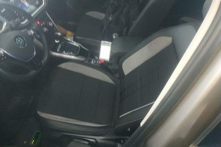 Used Volkswagen T-ROC 2018 230TSI DSG Two-Wheel Drive Advanced Version China V Standard