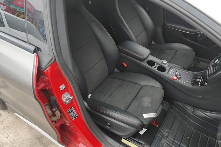 Used Mercedes-Benz CLA 2018 CLA 220 4MATIC
