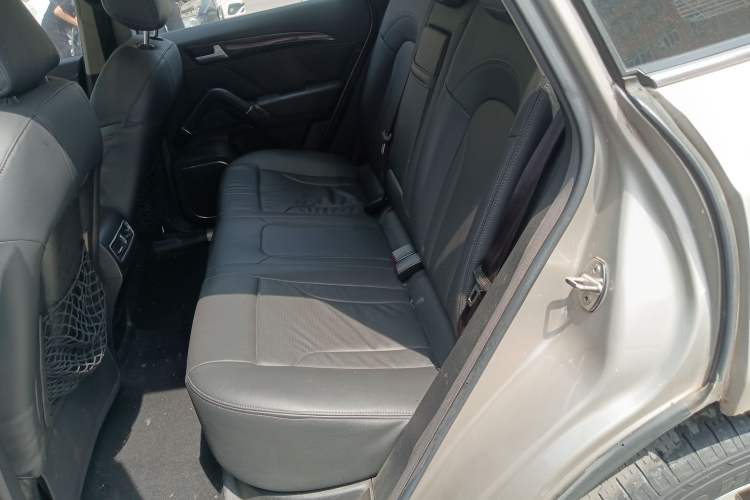 Used Zotye T600 2016 Sport Edition 2.0T DCT Prestige Model Left Rear Seat