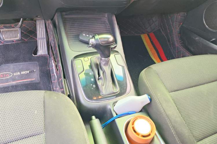 Used Kia K3 2016 1.6L Automatic GLS Gear Lever