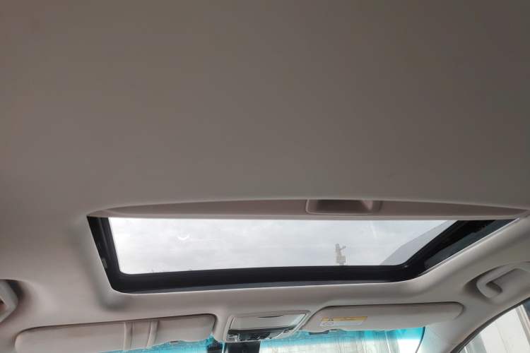 Used Honda Elysion 2022 2.0L eHEV Luxury First Edition Headliner