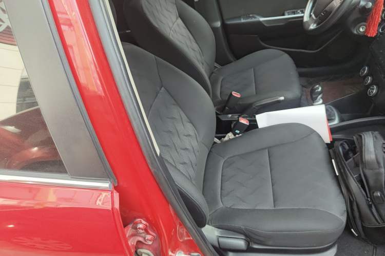 Used Kia K2 2015 Sedan 1.4L MT GLS
