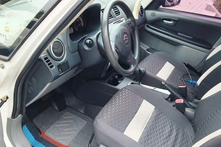 Used Suzuki SX4 2011 Revised 1.6L Automatic Dynamic Version
