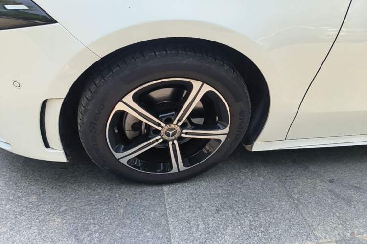 Used Mercedes-Benz A-Class 2022 Revised Version A 200 L Sport Sedan Fashionable Style