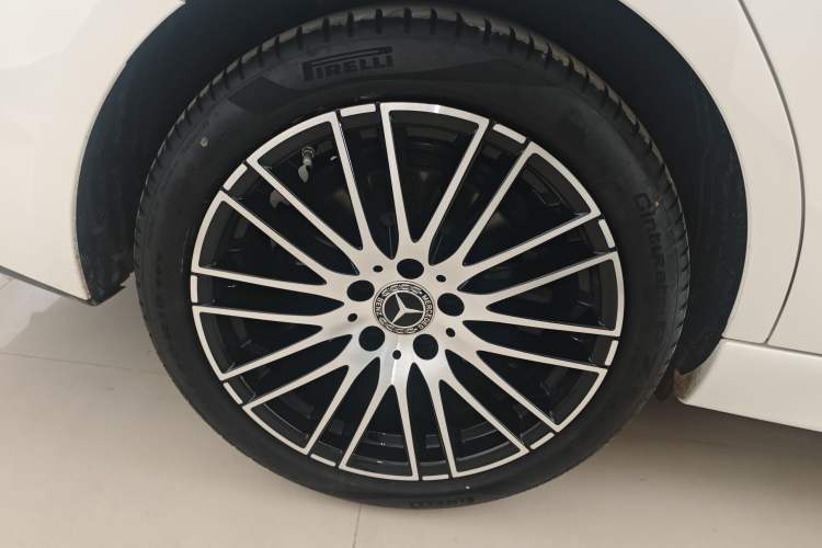 Used Mercedes-Benz C-Class 2023 C 200 L Sport Edition Right Rear Wheel Hub