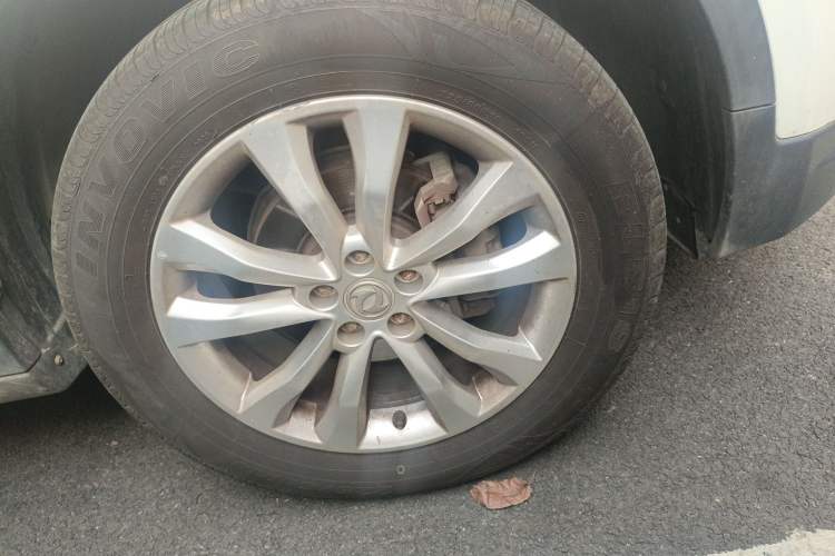 Used Dongfeng Aeolus AX7 2015 2.0L Automatic Zhiyi Trim
