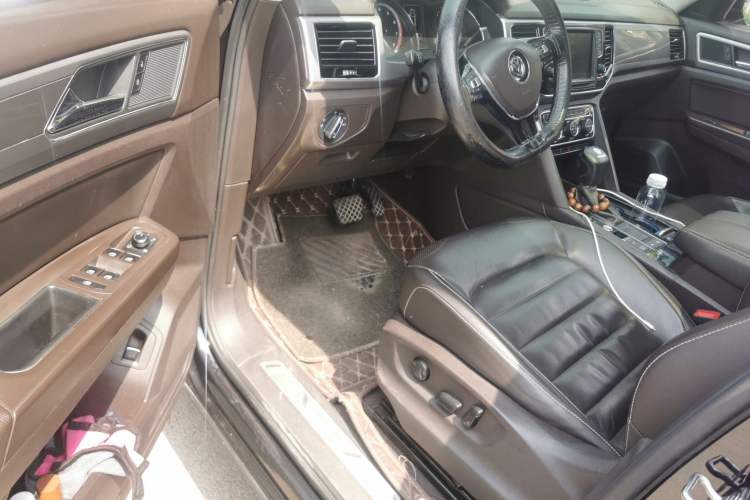 Used Volkswagen Teramont 2017 330TSI Two-Wheel-Drive Luxury Edition Driver Seat