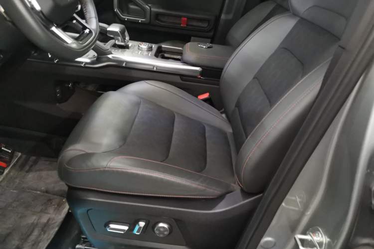 Used JETOUR Traveler 2024 2.0T All-Wheel-Drive Silver Dragon Wings Left Front Seat