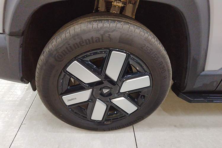 Used Deepal G318 2024 Four-Wheel-Drive Air Suspension Model
