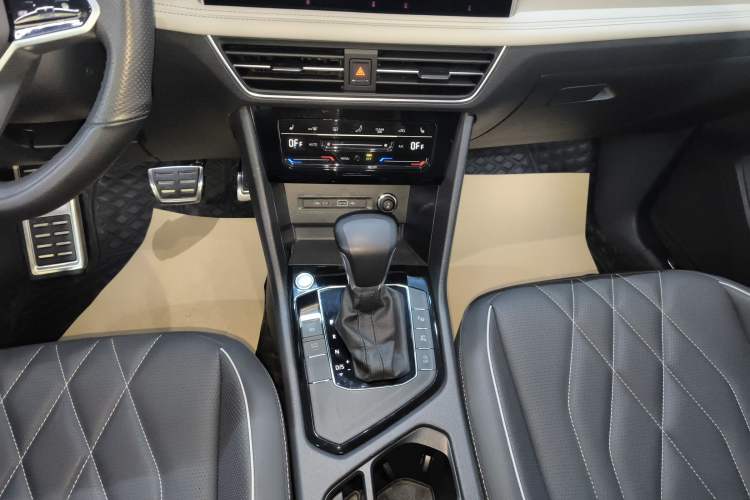 Used Volkswagen Tiguan L 2022 330TSI Automatic Two-Wheel Drive R-Line Enhanced Edition