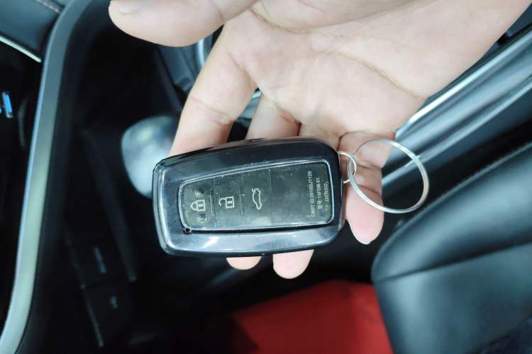 Used Toyota Camry 2021 2.0G Luxury Edition
