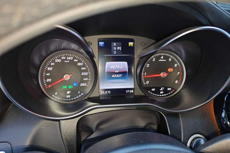 Used Mercedes-Benz GLC Coupe 2019 Facelift GLC 200 4MATIC Coupe SUV
