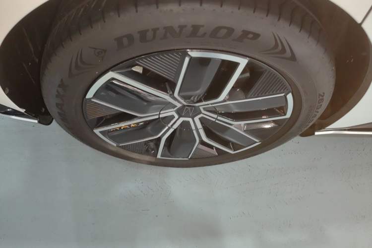 Used Avatr 12 2025 Max All-Electric Version Exterior 5