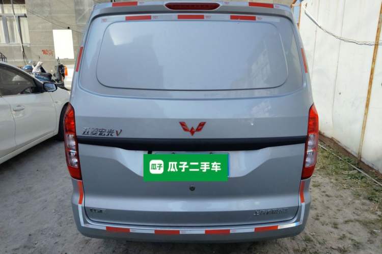 Used Wuling Hongguang V 2022 1.5L Jingqu Edition Enclosed-Window Vehicle with Electric Power Steering LAR
