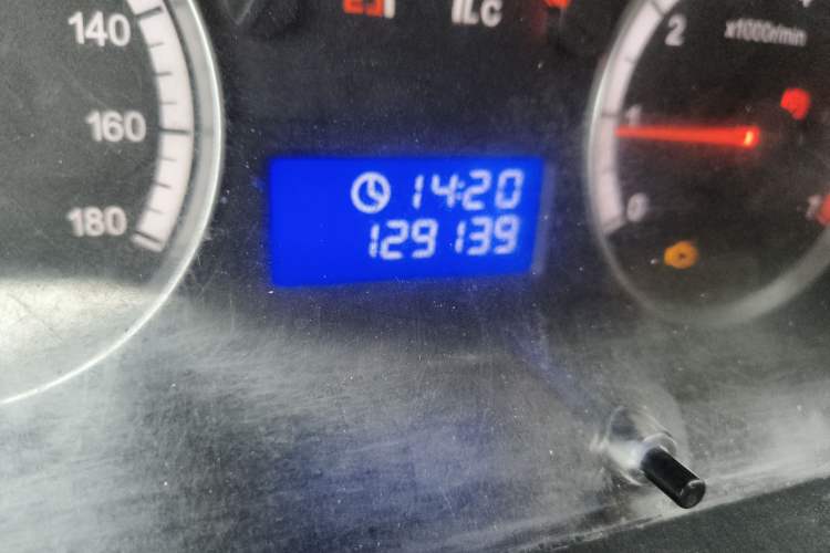 Used Foton Scenic G7 2017 2.0L Short-Wheelbase Commercial Van High-Roof 2-Seater 4Q20M
