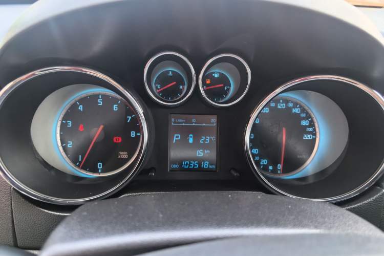 Used CHANGAN CS35 2015 1.6L Automatic Luxury Model China IV Standard