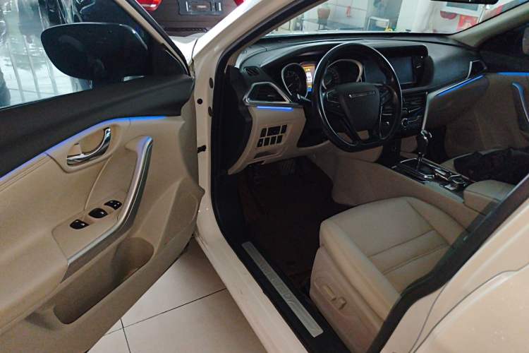 Used Venucia T90 2017 2.0L CVT Leading Edition