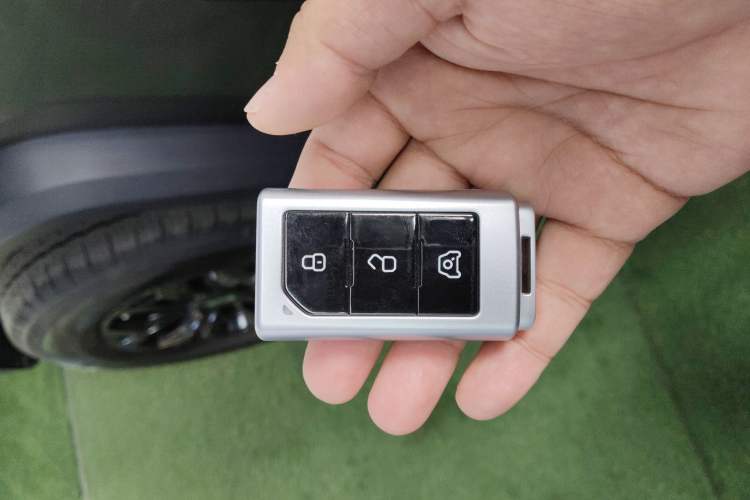 Used 212 T01 2024 2.0T Explorer