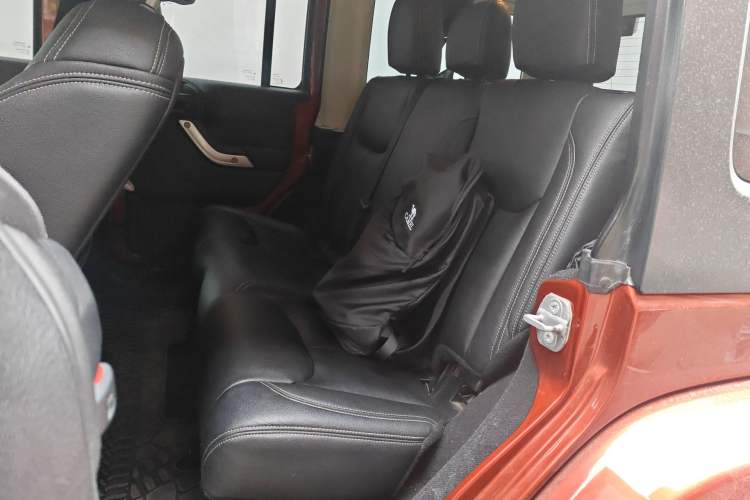 Used Jeep Wrangler 2014 2.8TD Sahara Four-Door Edition Left Rear Seat