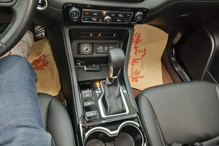 Used Jeep Commander 2018 2.0T Two-Wheel Drive Enjoyment Version China VI Emission Standard