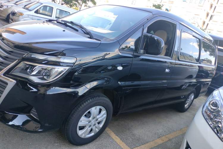 Used FORTHING Lingzhi 2023 M5L 1.6L Base Model 7 Seats
