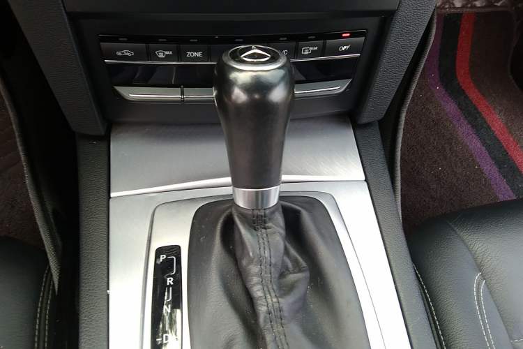 Used Mercedes-Benz E-Class 2012 E 200 CGI Coupe Gear Lever