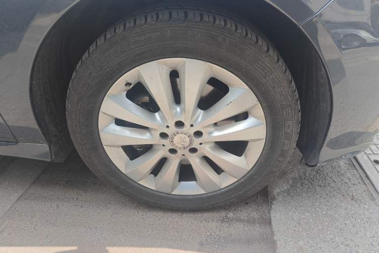 Used Mercedes-Benz R-Class 2014 R 400 4MATIC Luxury Model
