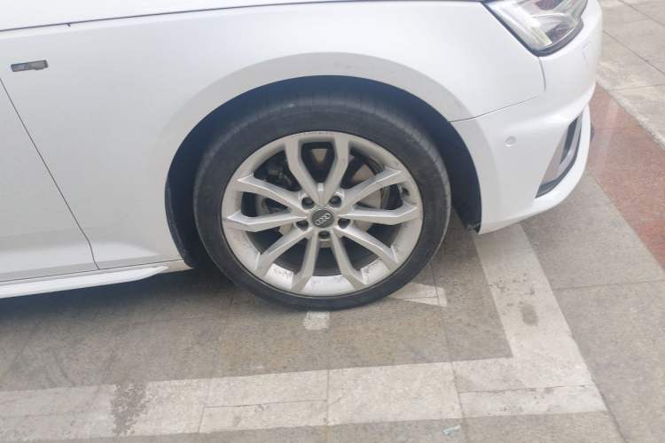Used Audi A4L 2019 40 TFSI Fashion Version China V