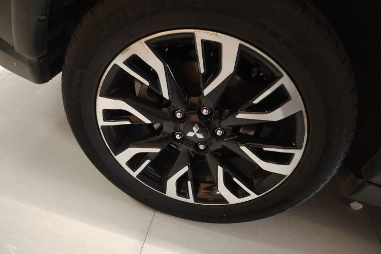 Used Mitsubishi Outlander 2019 2.0L Two-Wheel Drive Comfort Edition 5 Seats China VI Standard