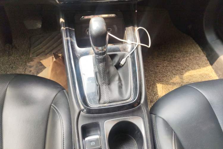 Used Roewe i5 2019 1.5L Automatic 4G Connected Langhao Edition Gear Lever