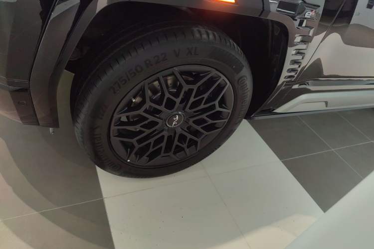 Used Yangwang U8 2023 Luxury Edition Left Front Wheel Hub