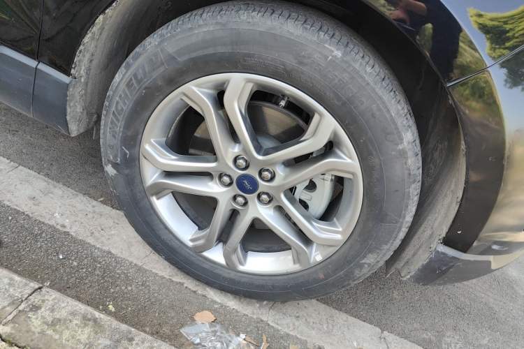 Used Ford Edge 2018 EcoBoost 245 Two-Wheel-Drive Titanium 7-Seater China VI Standard
