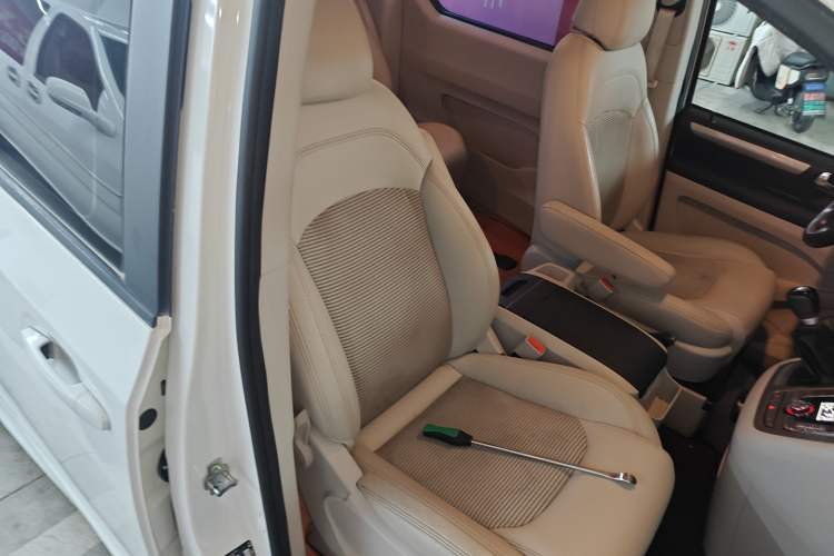 Used SAIC MAXUS G10 2018 PLUS 2.4L Manual Elite Edition