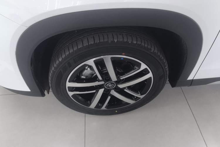 Used BYD Song L DM-i 2024 112 km Beyond Edition Exterior 4
