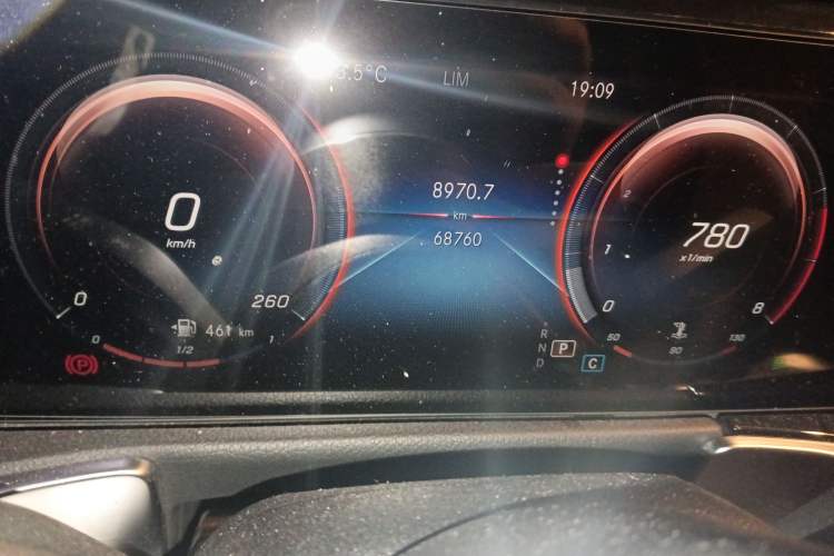 Used Mercedes-Benz GLB 2021 GLB 200 Dynamic Edition Odometer Close Up