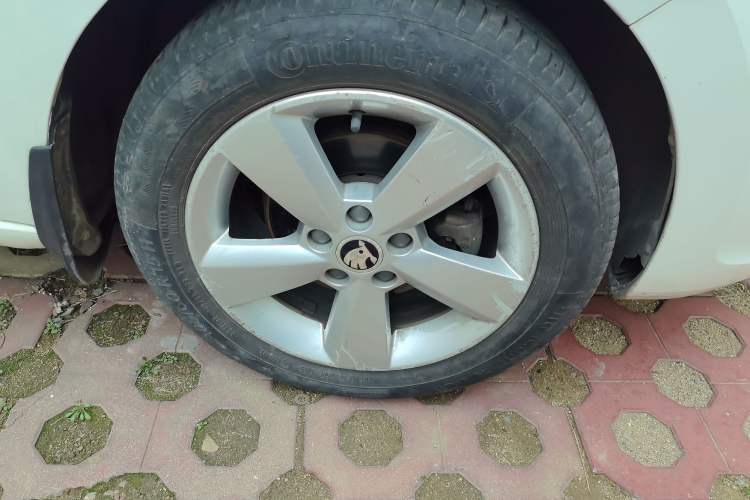 Used Skoda Rapid 2013 1.6L Manual Smart Selection Model