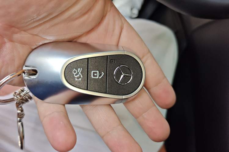 Used Mercedes-Benz GLC 2024 Facelifted GLC 260 L 4MATIC Luxury Version 5 Seats