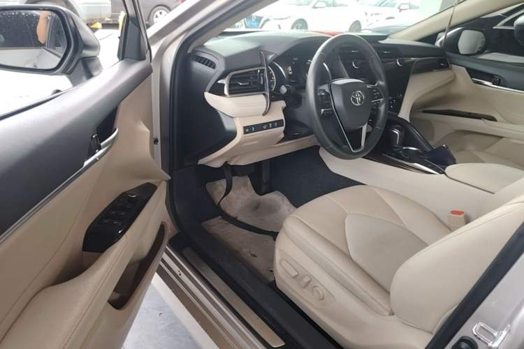 Used Toyota Camry 2019 Revised Version 2.0G Luxury Edition
