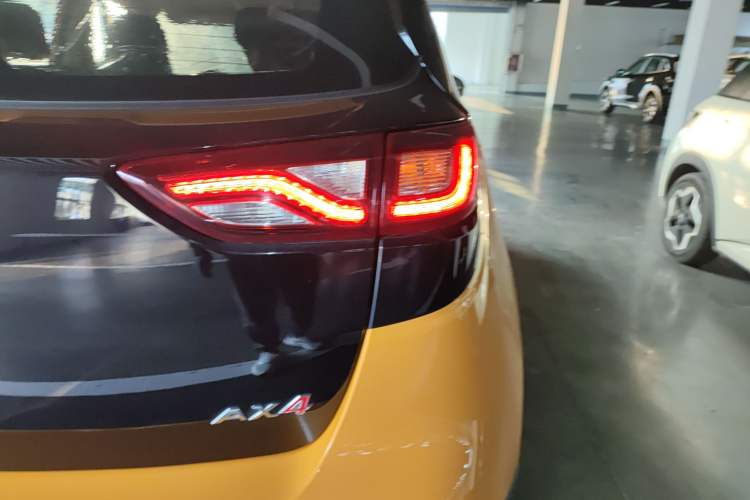 Used Dongfeng Aeolus AX4 2017 1.6L DCT Trendy Style
