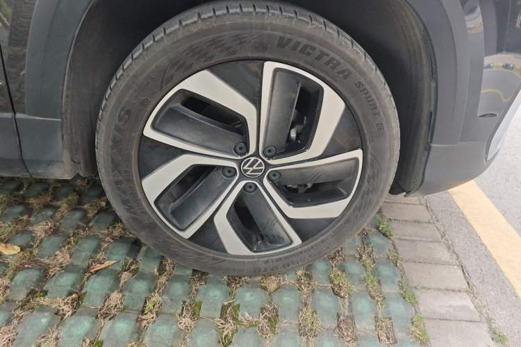 Used Volkswagen Tharu 2024 300TSI Two-Wheel-Drive Full Moon Edition