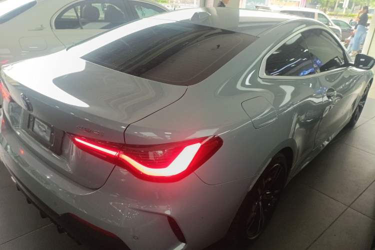 Used BMW 4 Series 2023 425i M Sport Package Rear Right 45 Deg