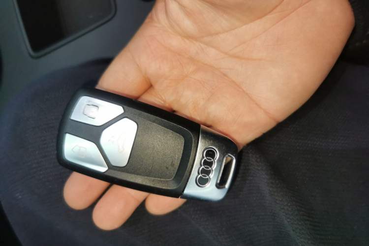 Used Audi A4L 2022 40 TFSI Luxury Dynamic Model Vehicle Key