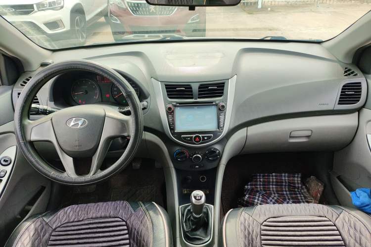 Used Hyundai Verna (older generation) 2014 1.4L Manual Smart GLS Trim
