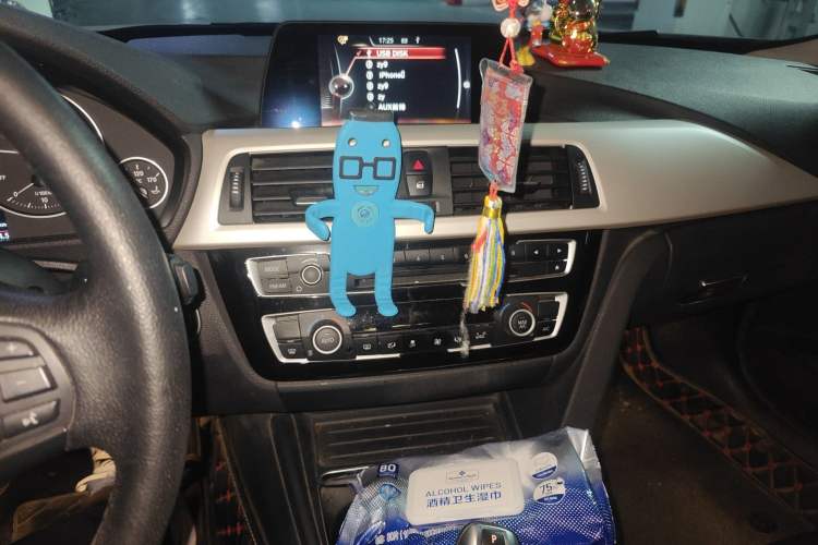 Used BMW 3 Series 2016 320Li Fashion Model Audio And AC Panel