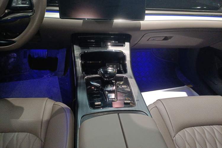 Used BYD Han 2023 EV Champion Edition 605KM Front-Drive Premium Model Gear Lever