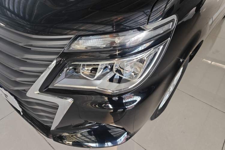 Used FORTHING Lingzhi 2023 M5L 1.6L Luxury 7-Seater