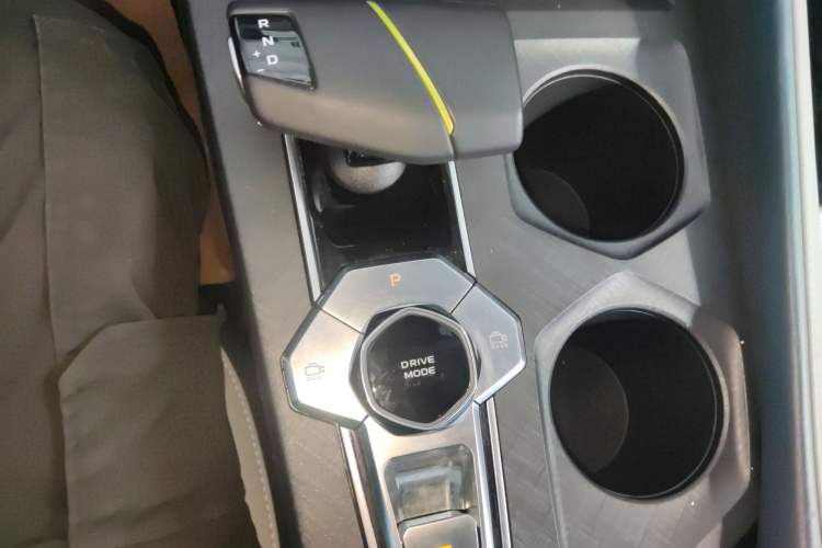 Used Changan UNI-V iDD 2023 ZhiDian iDD 1.5T 113km ZhiKu Model
